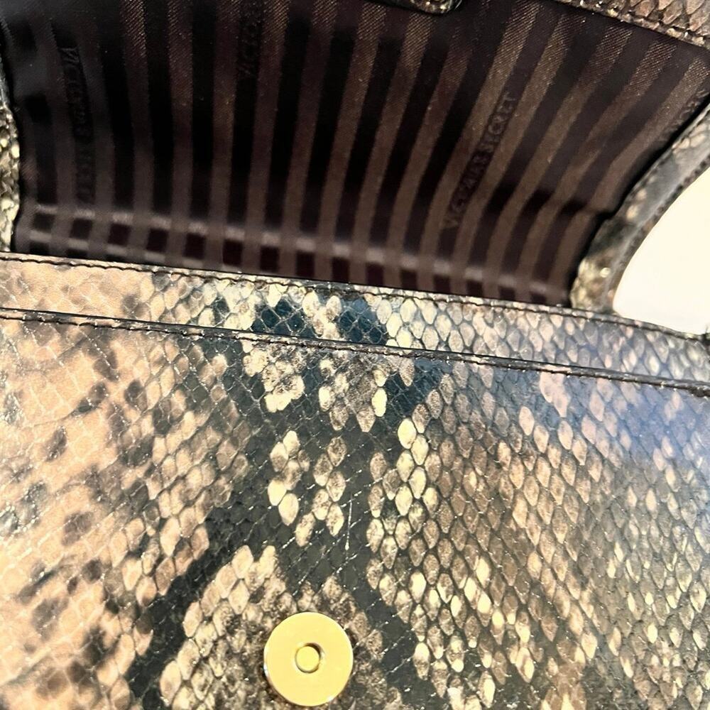 Victoria’s Secret ladies wallet, clutch, faux snakeskin - Picture 11 of 12